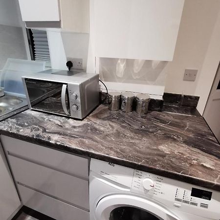 לונדון Studio Self Contained Double Bedroom מראה חיצוני תמונה