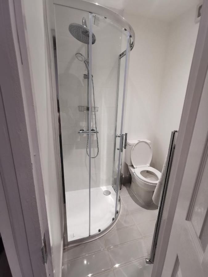לונדון Studio Self Contained Double Bedroom מראה חיצוני תמונה